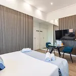 Hostly-colorhome Midtown